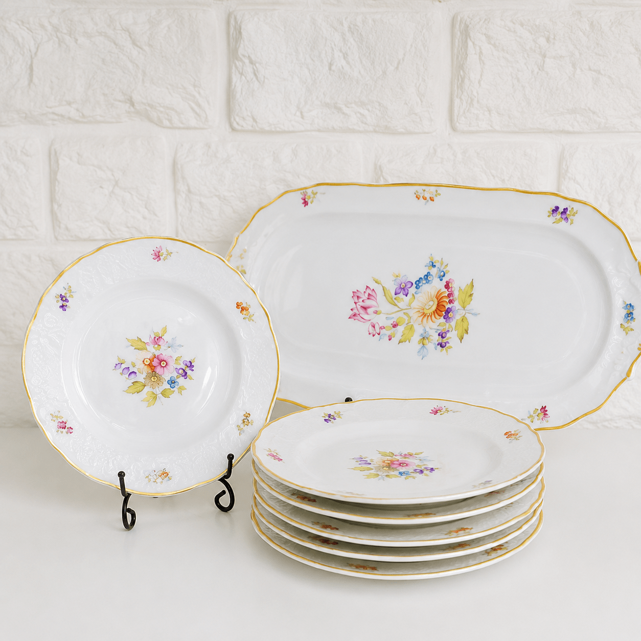 Alba Regia Oblong Cake Set Hand Painted – 21 Carat Gold Alba Regia Oblong Cake Set Hand Painted - 21 Carat Gold - Image 1