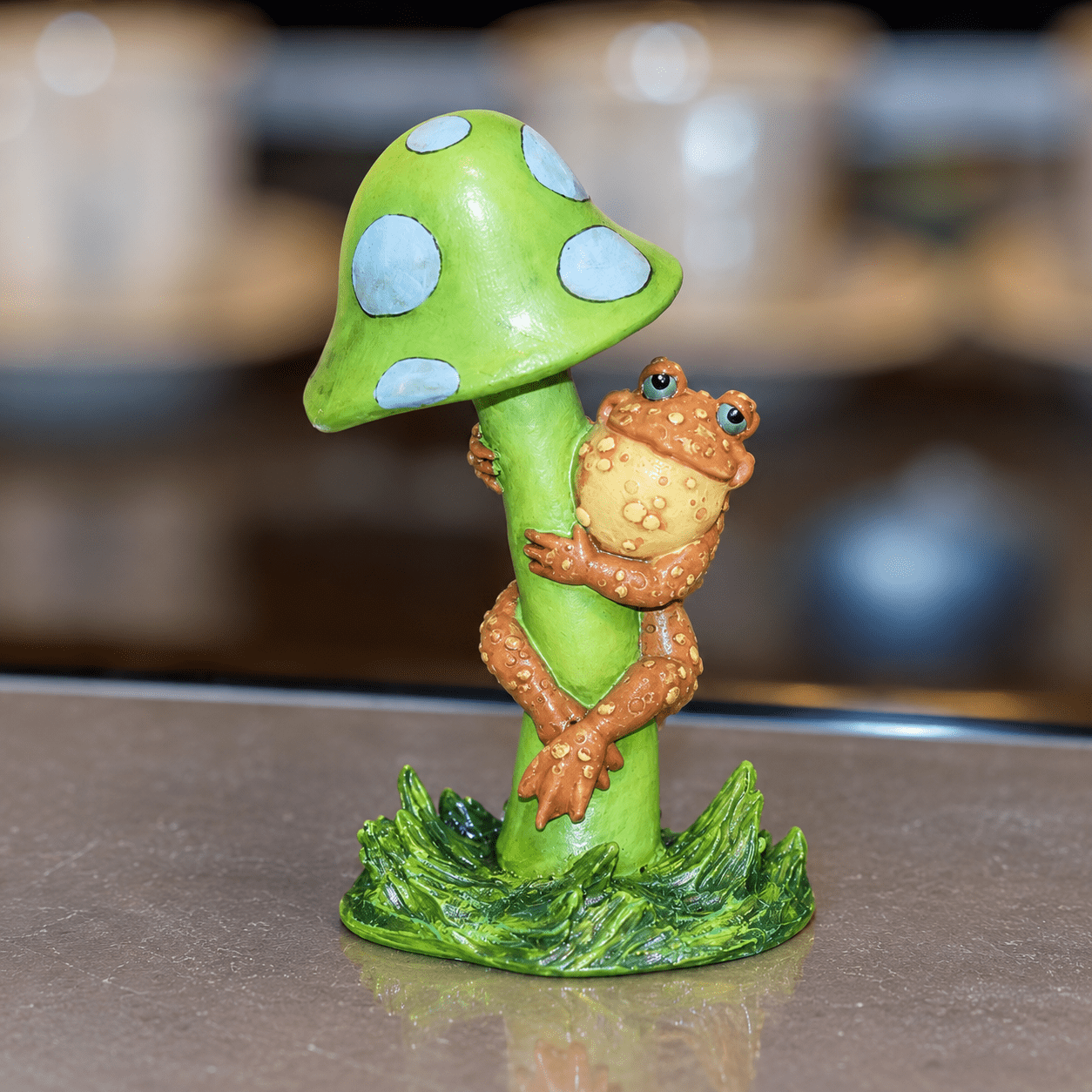 Climbing Toad on Mushroom – Toadstool Garden Stake Large Climbing Toad on Mushroom - Toadstool Garden Stake Large - Image 1
