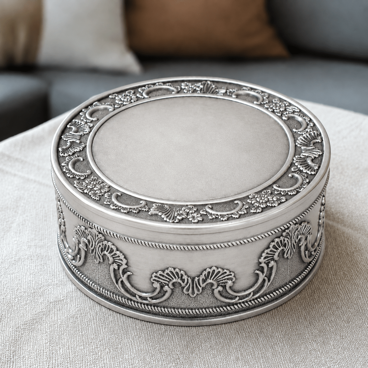 Pewter Round Jewelry Box Pewter Round Jewelry Box - Image 1