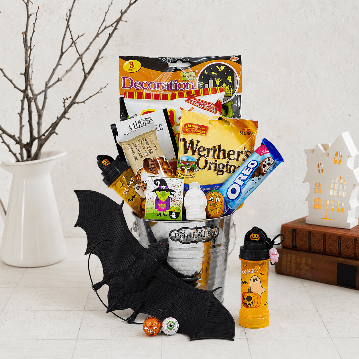 Spooktacular Treats Halloween Gift basket Spooktacular Treats Halloween Gift basket - Image 1