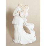Flowing Veil Couple Figurine Cake Top