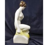 Spring Wind Porcelain Figurine - Image 2