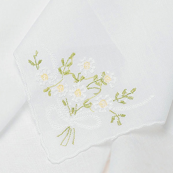 102-8134_3.jpg Handkerchief He Loves Me Daisy Weddingstar - Image 1