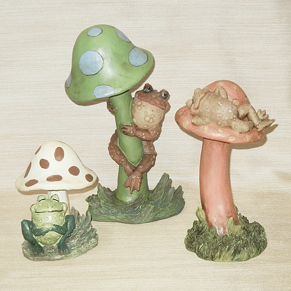 136-UMT6089218_3-LG.jpg Toadstool Stake Set of Three - Toads on Mushroom - Image 1