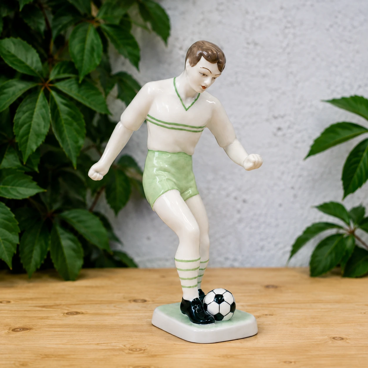 Soccer Player Figurine Hollohaza Soccer Player Figurine Hollohaza - Image 1